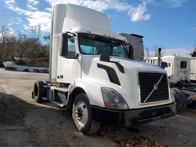 2017 VOLVO VN VNL — VIN 4V4N39TG9HN988151