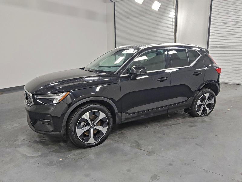 2025 VOLVO XC40 CORE — VIN YV4L12UJ8S2607387